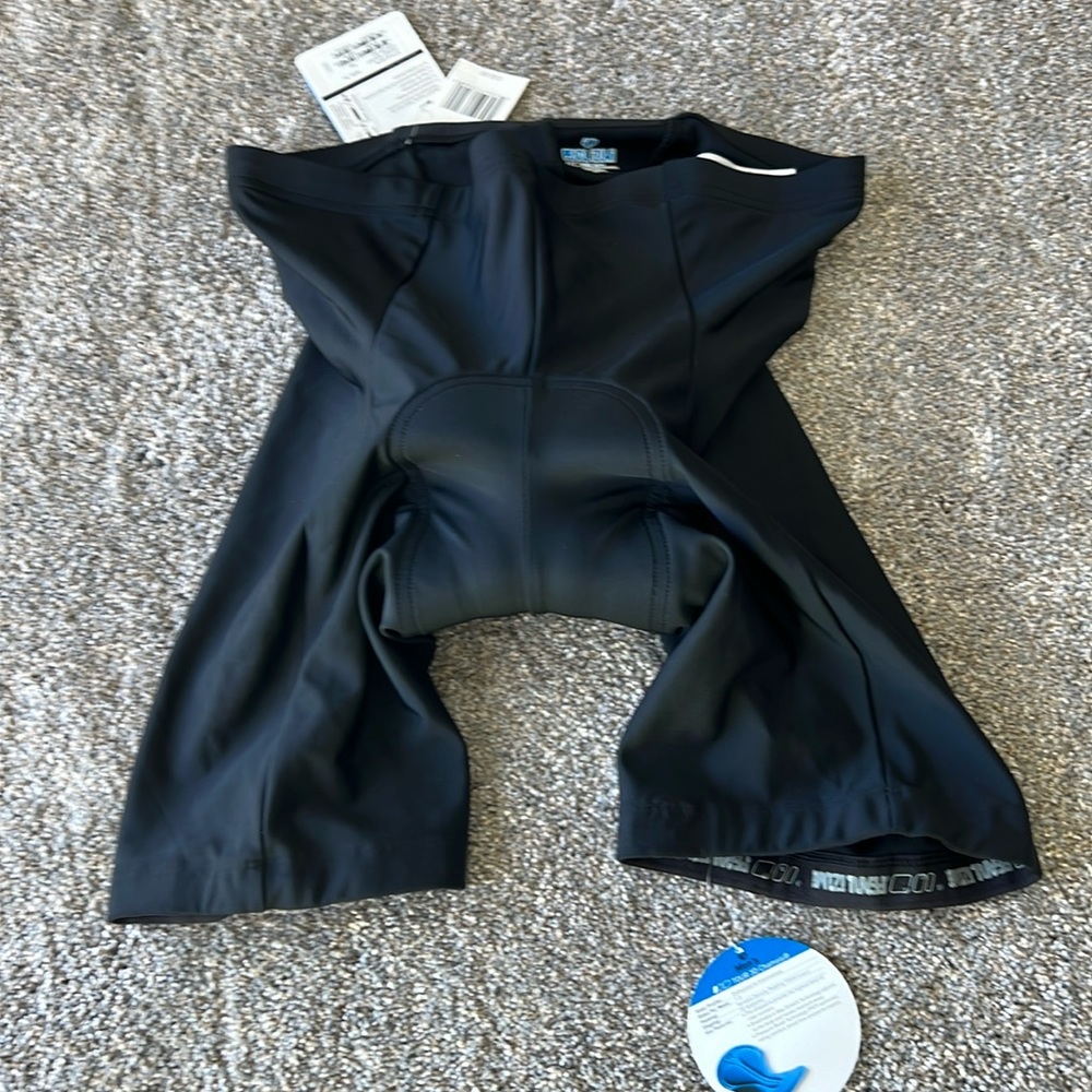 NWT Pearl Izumi biking shorts. Size XL.